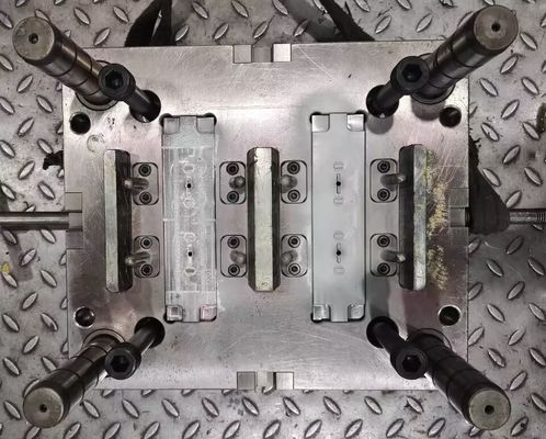 Pinpoint Gate Precision Injection Molding High Precision Plastic Parts Mold