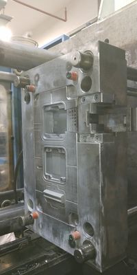 Pinpoint Gate 2K Injection Mould Prototype Complex 3D Injection Mold