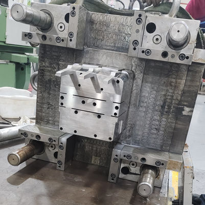 Long Mold Life Precision Injection Molding with EDM and Milling Machining